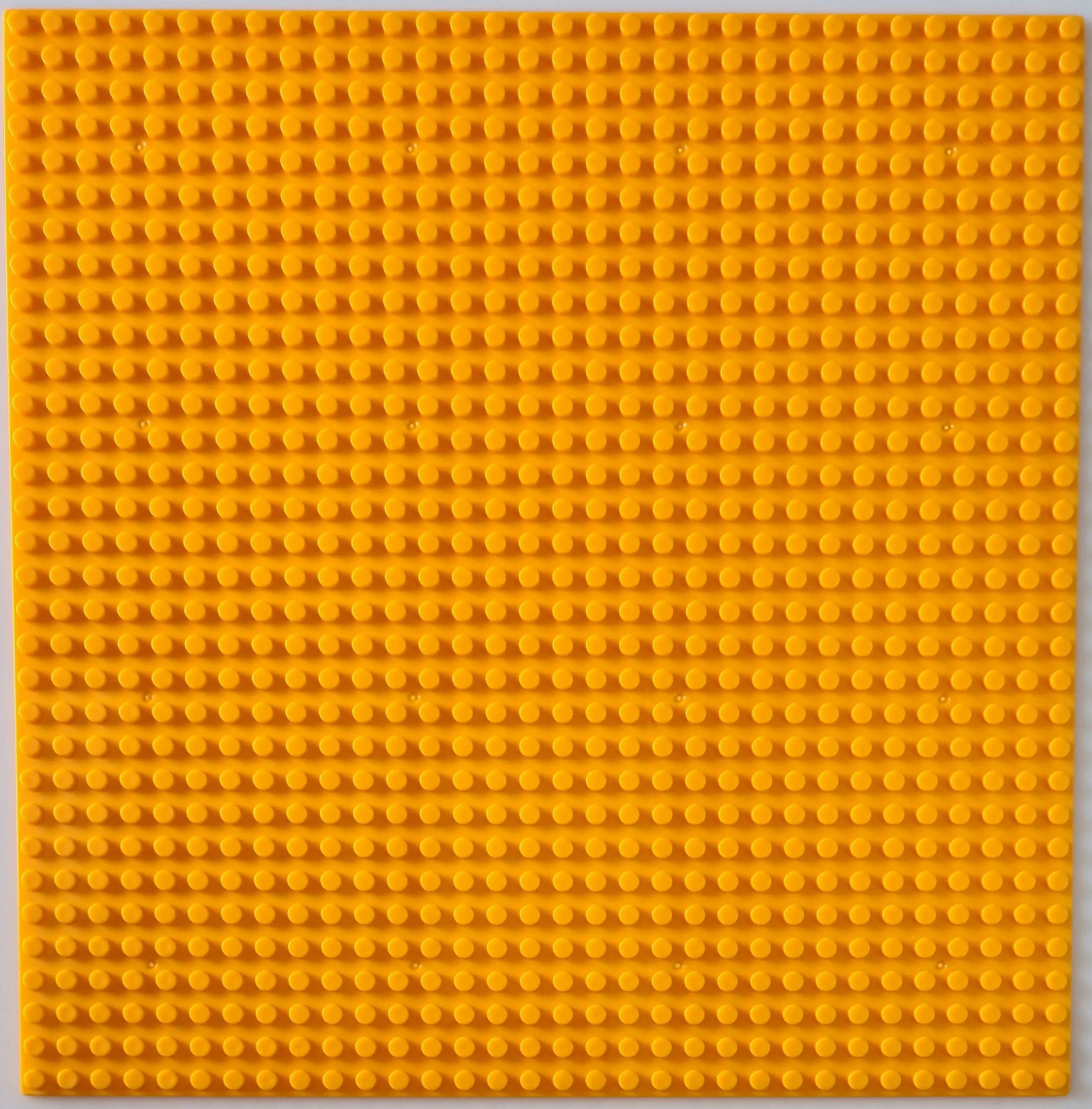 BASEPLATE 32x32 Studs Yellow Generic