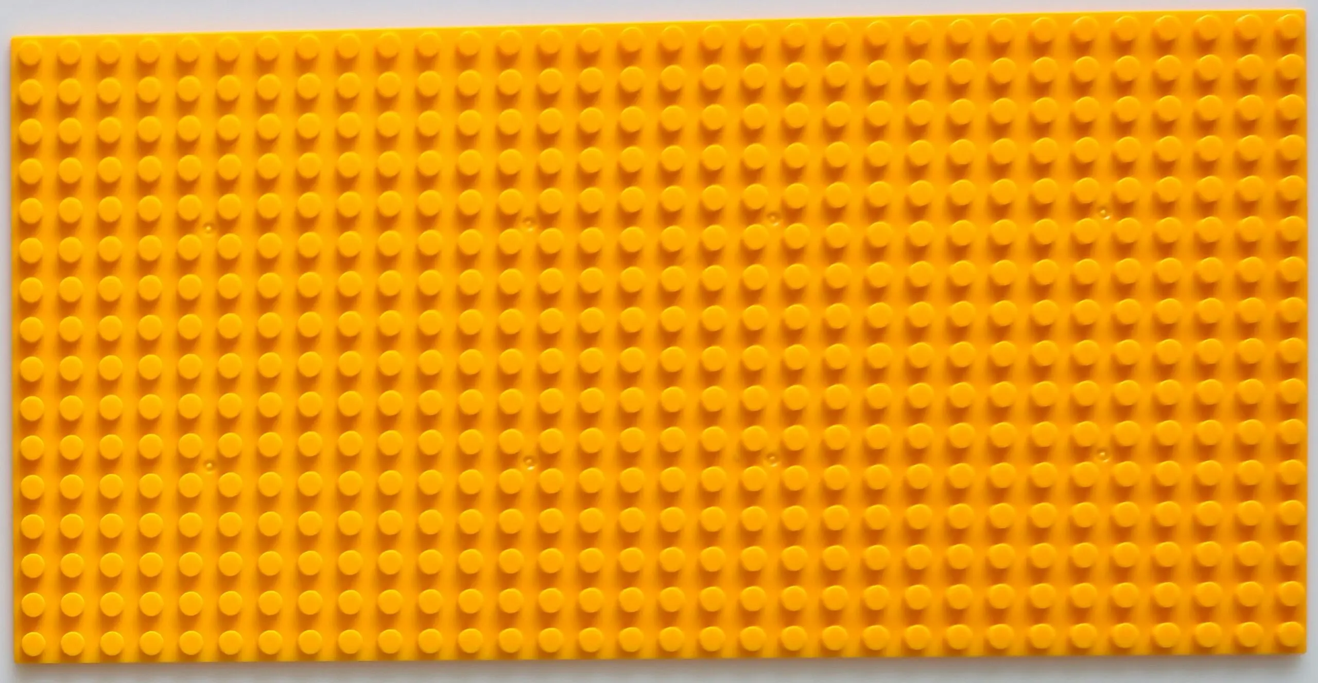 BASEPLATE  16x32 Studs Yellow Generic