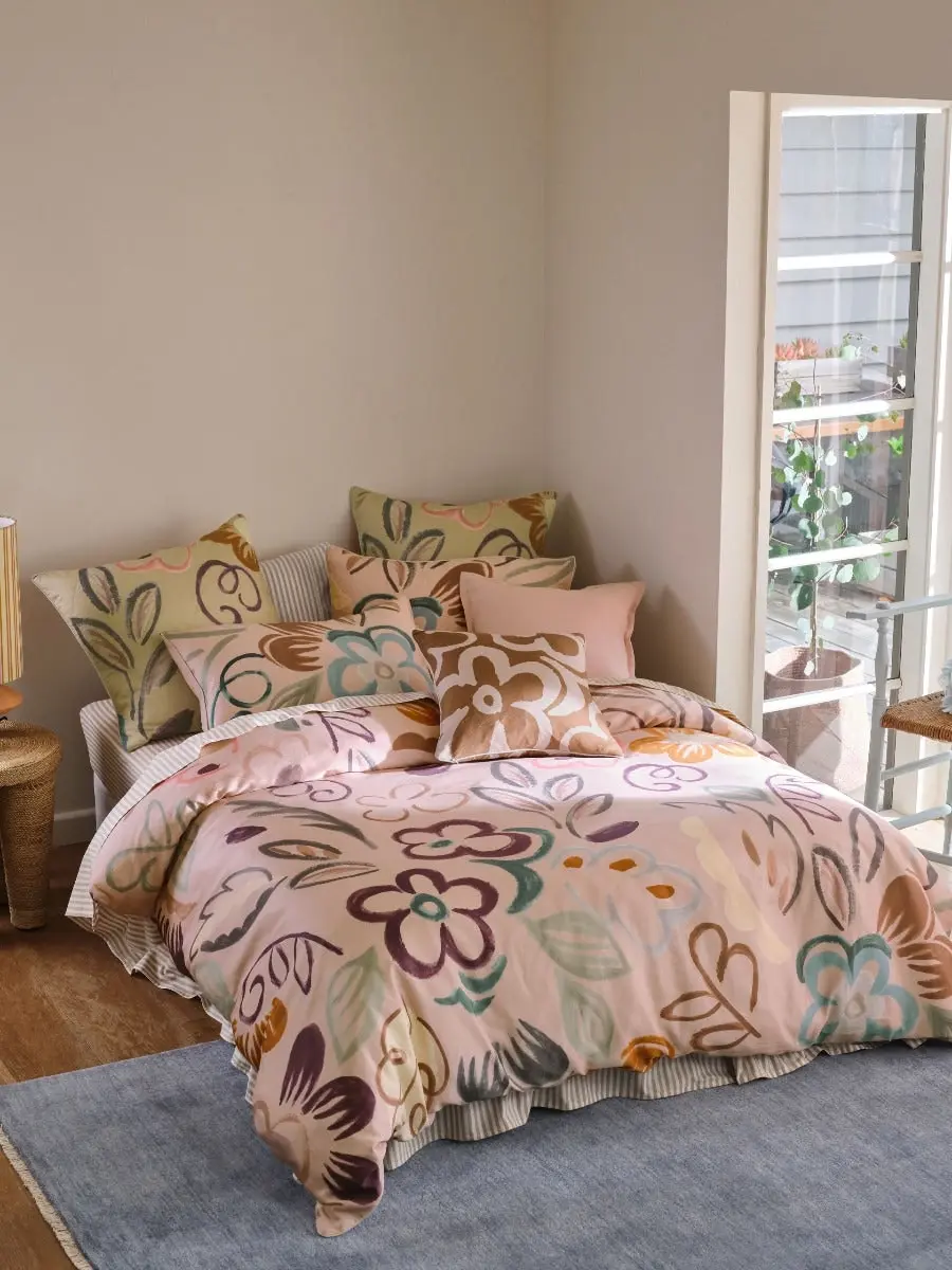 Linen House Kitta Quilt Cover Set   Rose