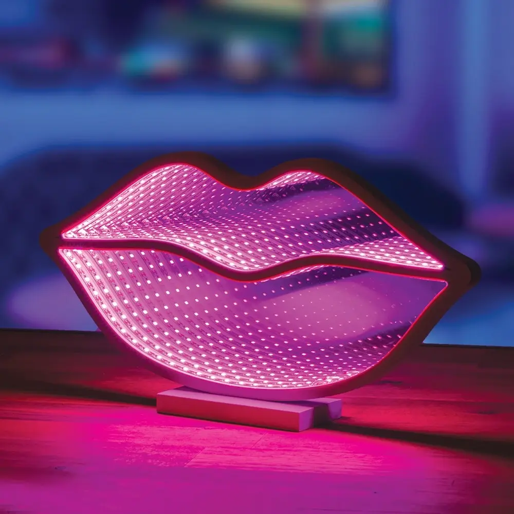 Lips Infinity Light