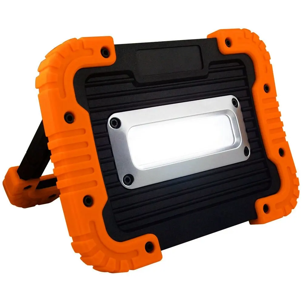 Tomcat 10W Rugged COB Floodlight/Worklight 500 Lumens Flood Light w/AA Batteries